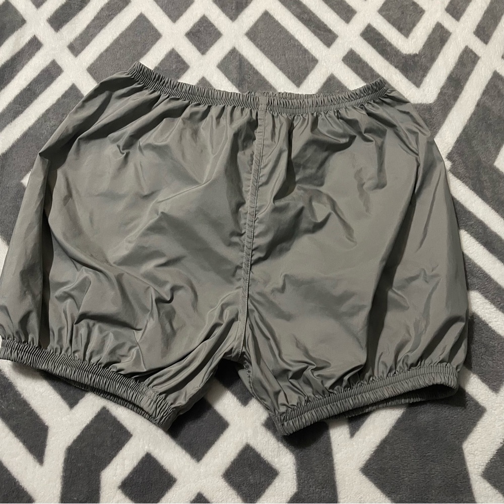 Bullet Pointe Shorts